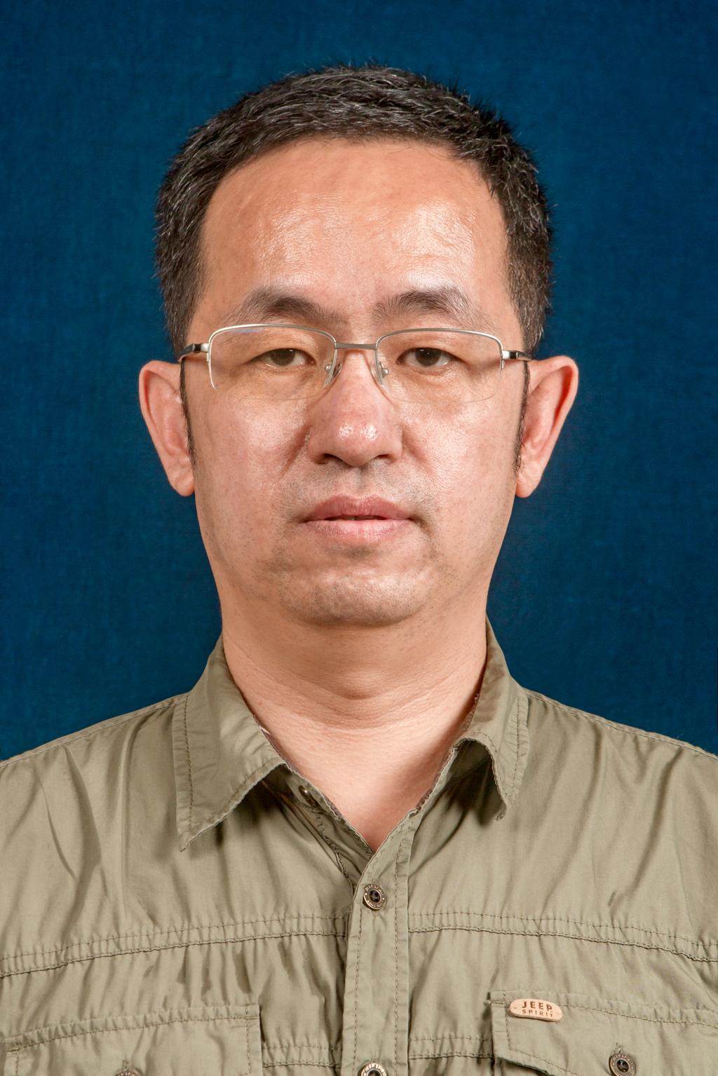 陈鑫